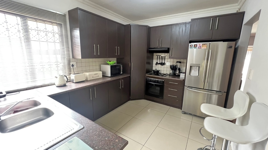 3 Bedroom Property for Sale in Langenhovenpark Free State